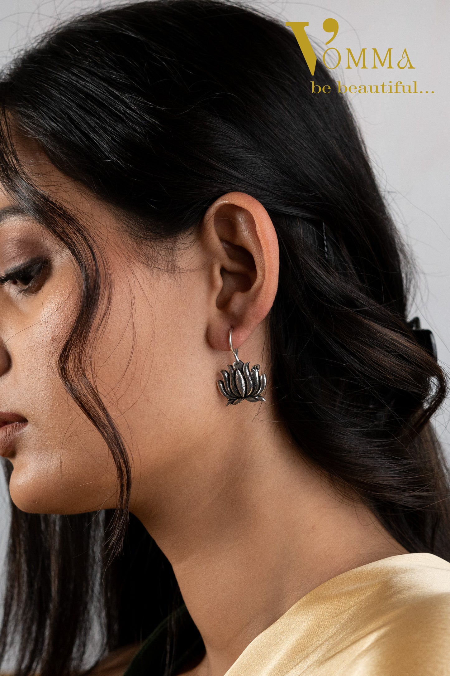 Vomma Lotus Earrings