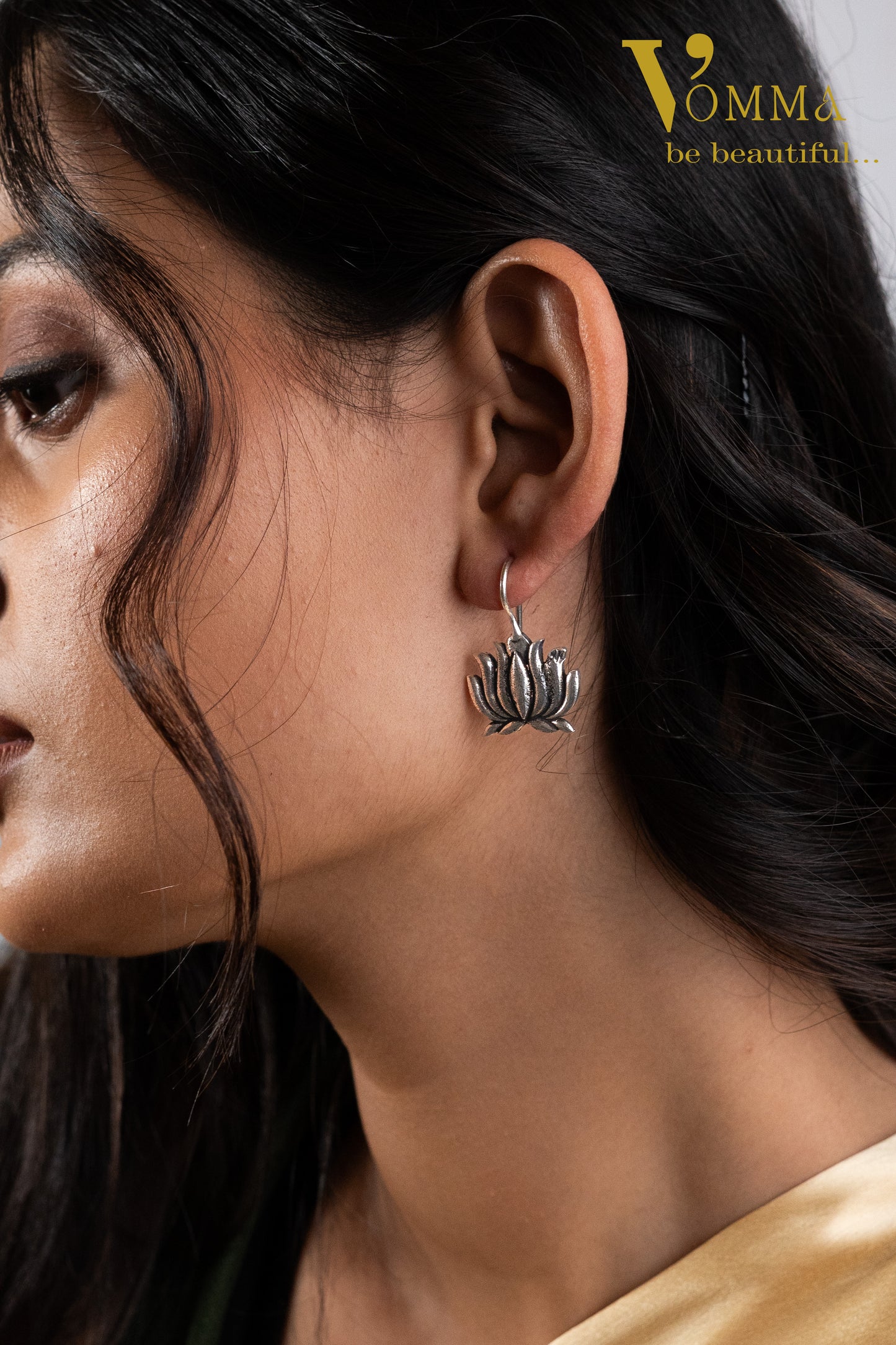 Vomma Lotus Earrings