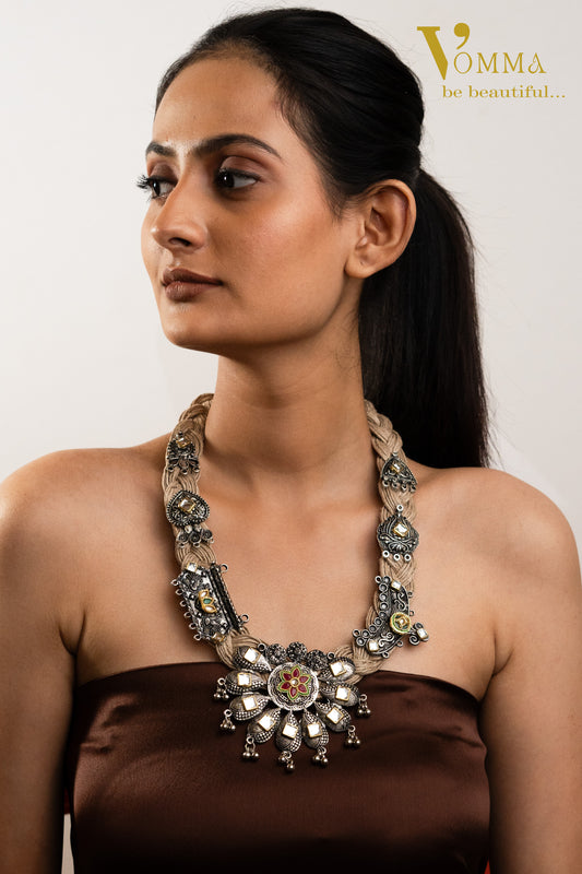 Vomma Long Jute Neckalce-Round pendant