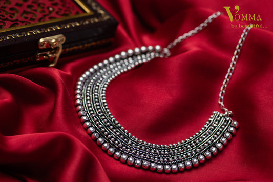 Steel beads short necklace
