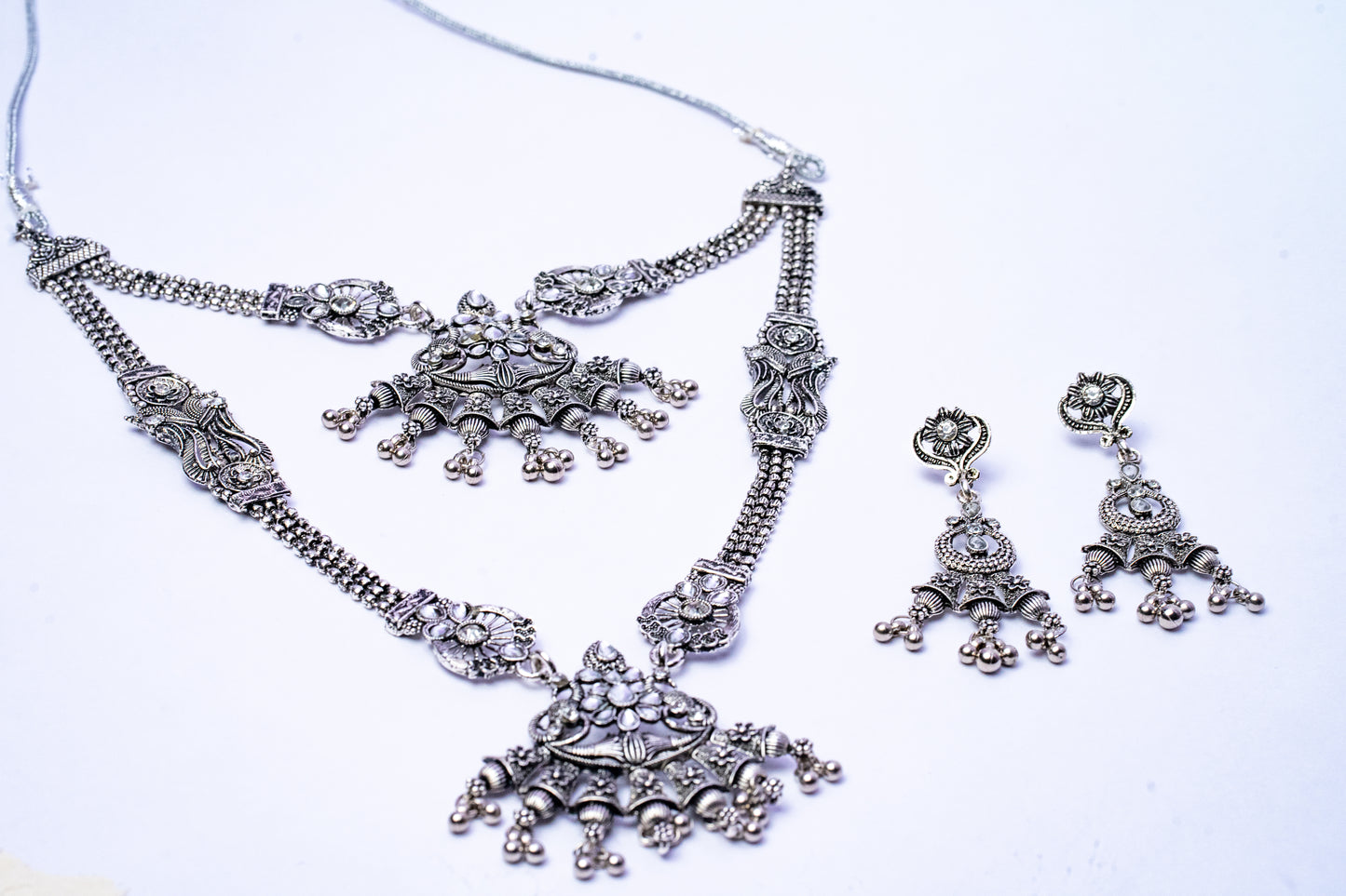 Vomma Double layered Long Necklace with Earrings