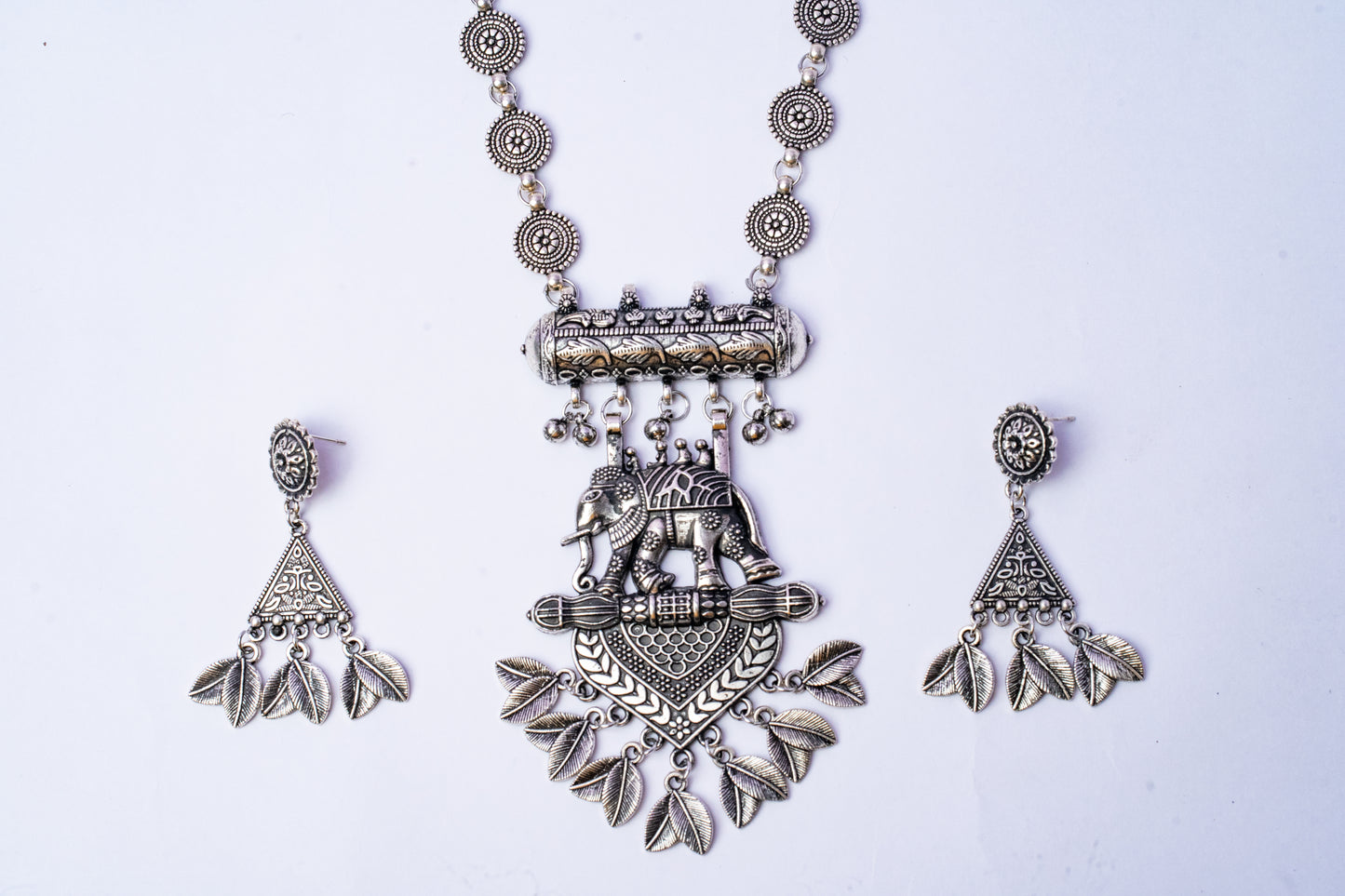 Vomma Long necklace with Elephant pendant and Earrings