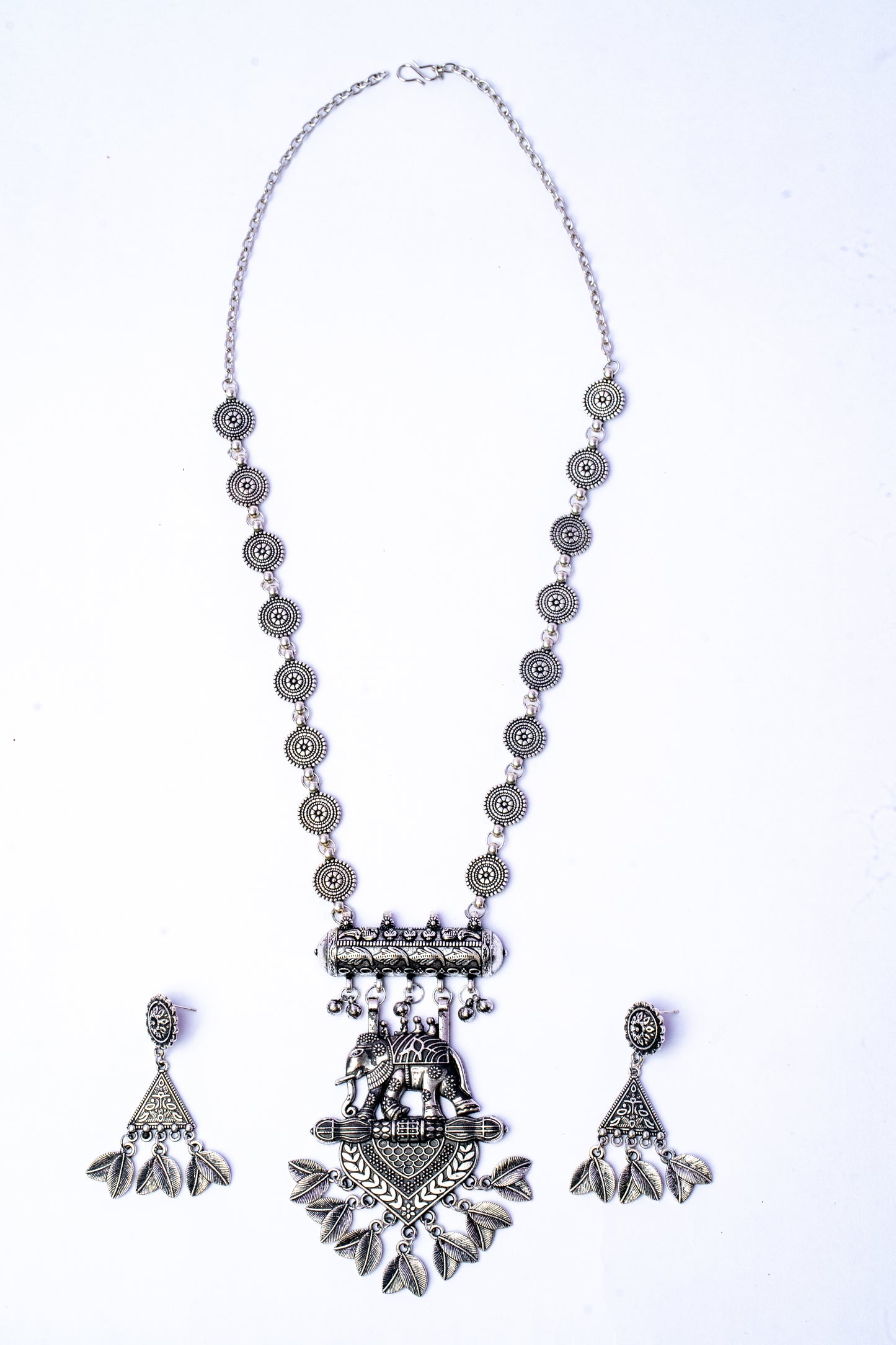 Vomma Long necklace with Elephant pendant and Earrings