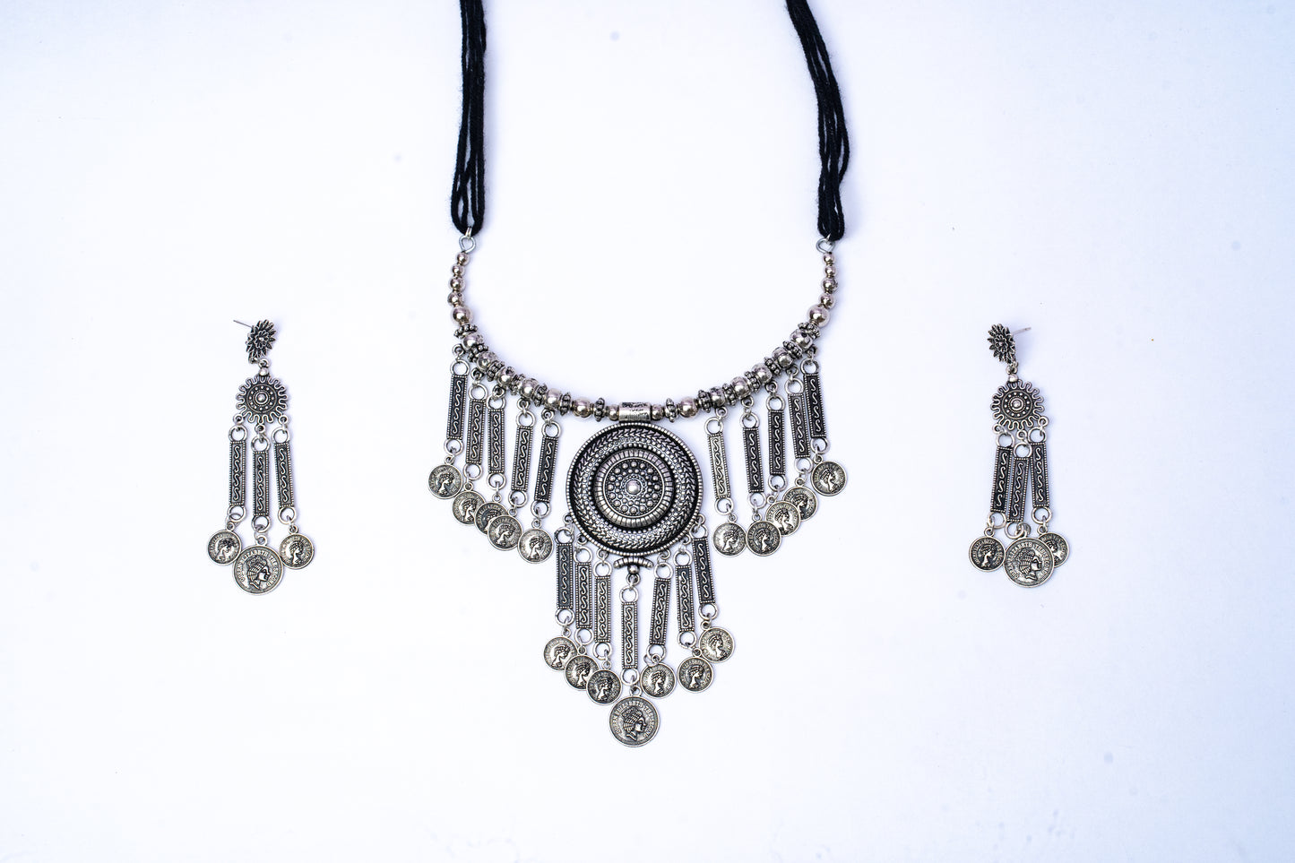 Vomma Coin Necklace with Earrings