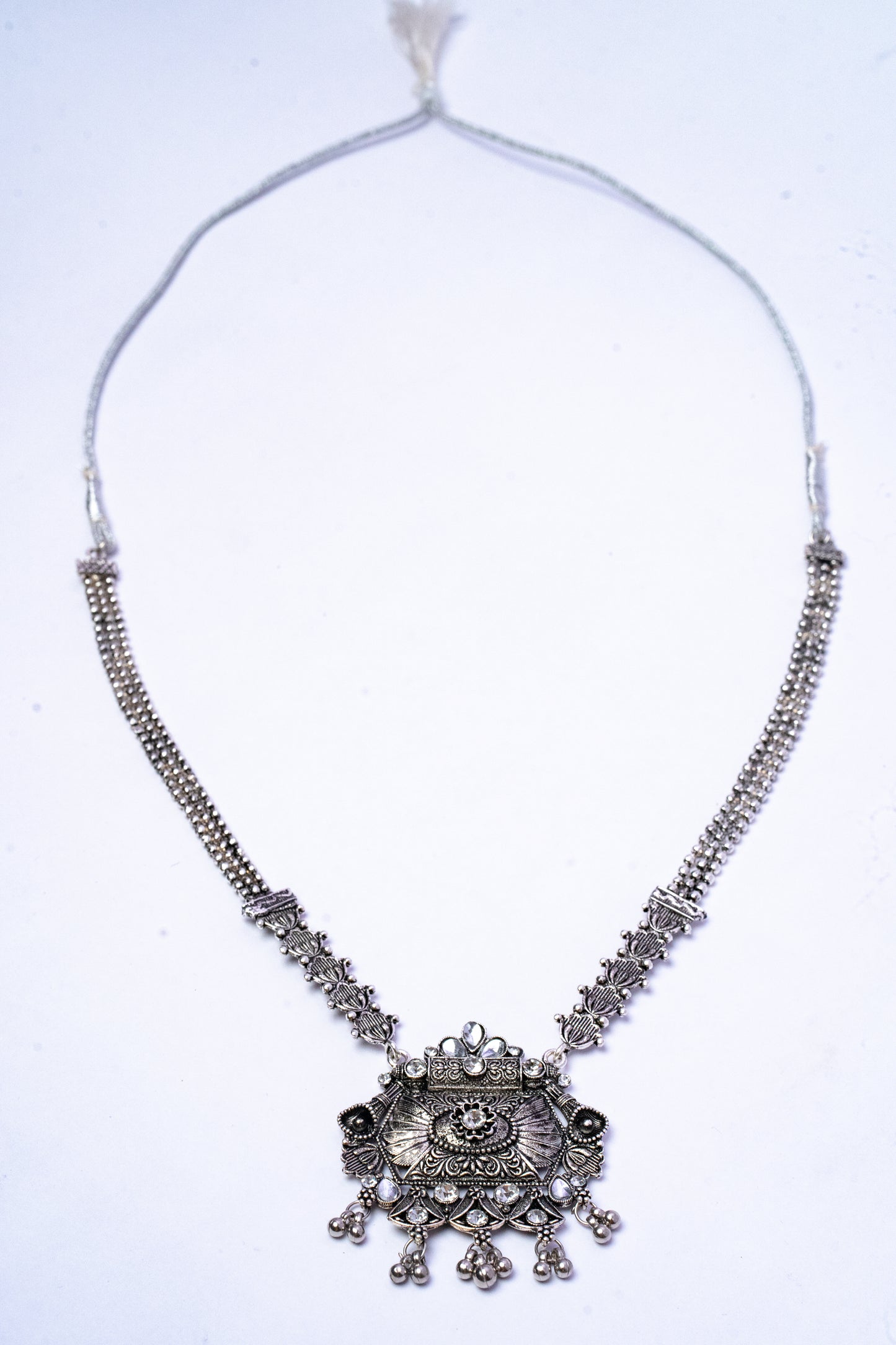 Vomma single layer Long necklace with earrings