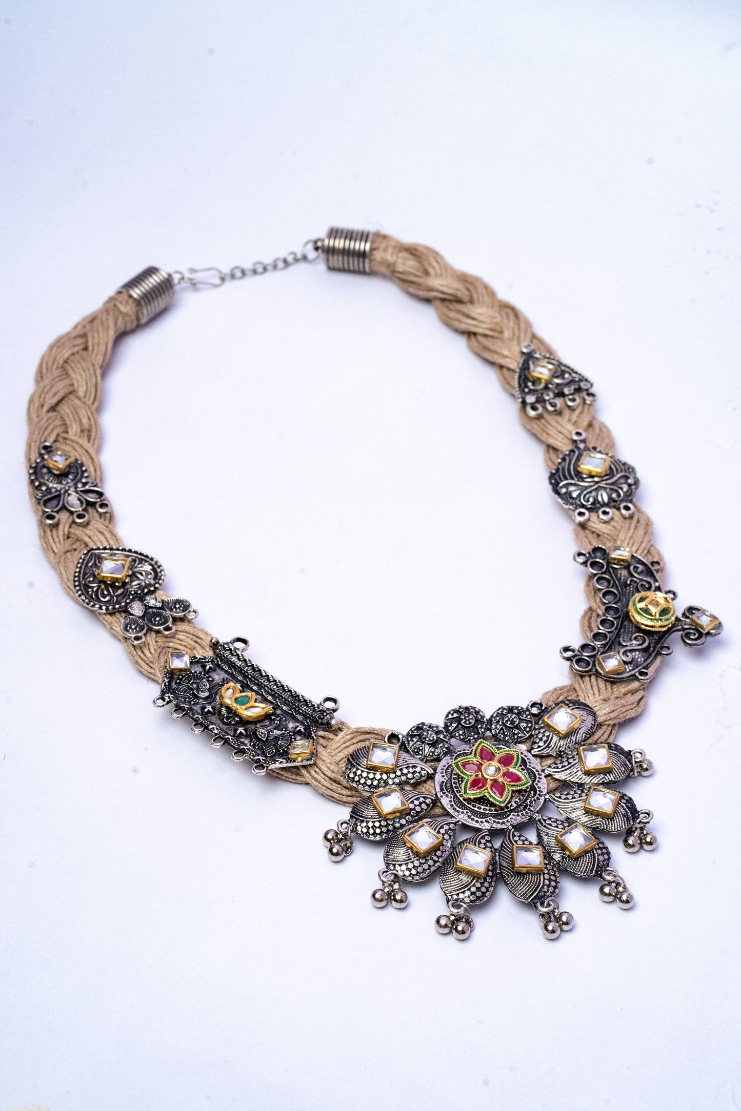 Vomma Long Jute Neckalce-Round pendant