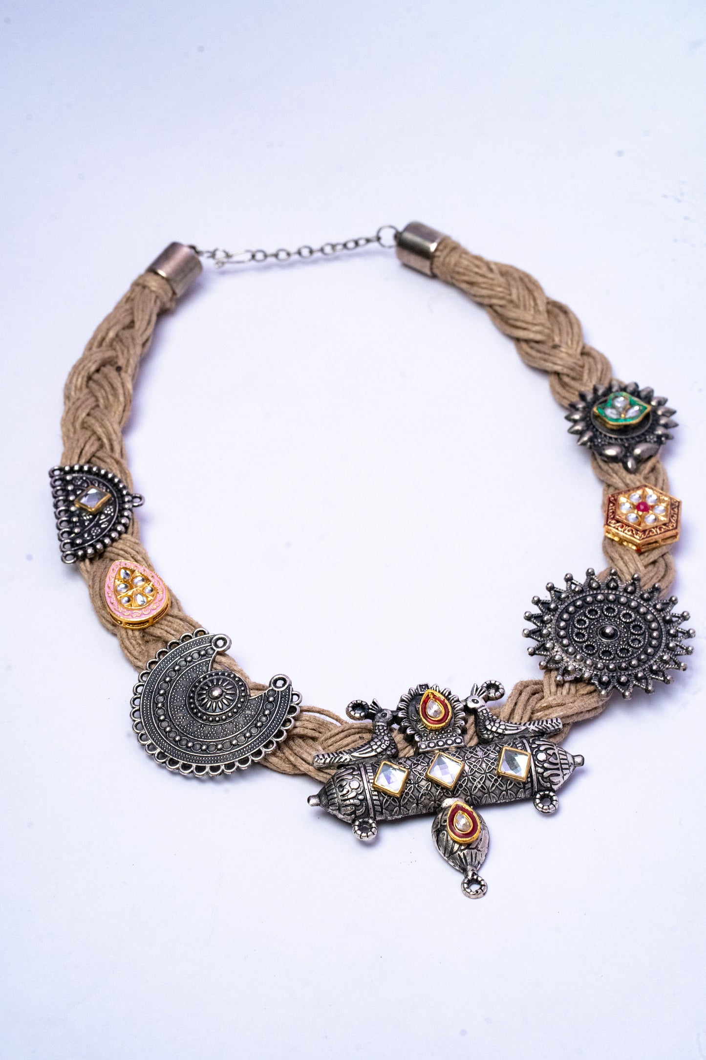 Vomma Jute ornamental Necklace