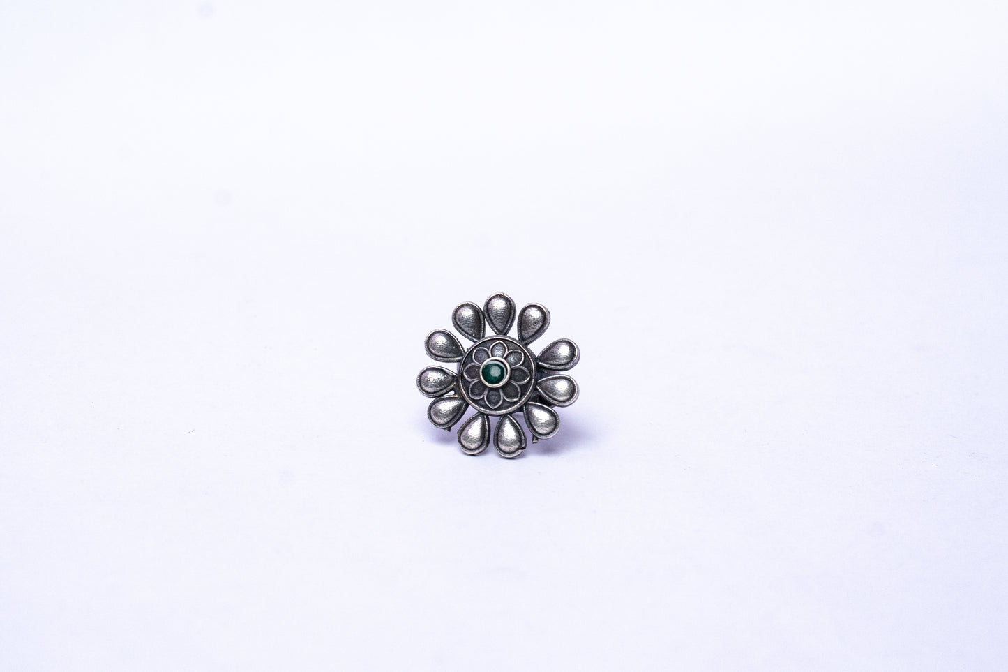 Big Flower Round Oxidised Ring