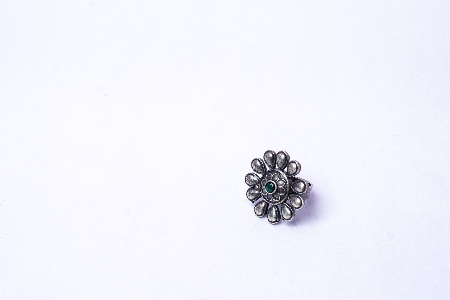 Big Flower Round Oxidised Ring