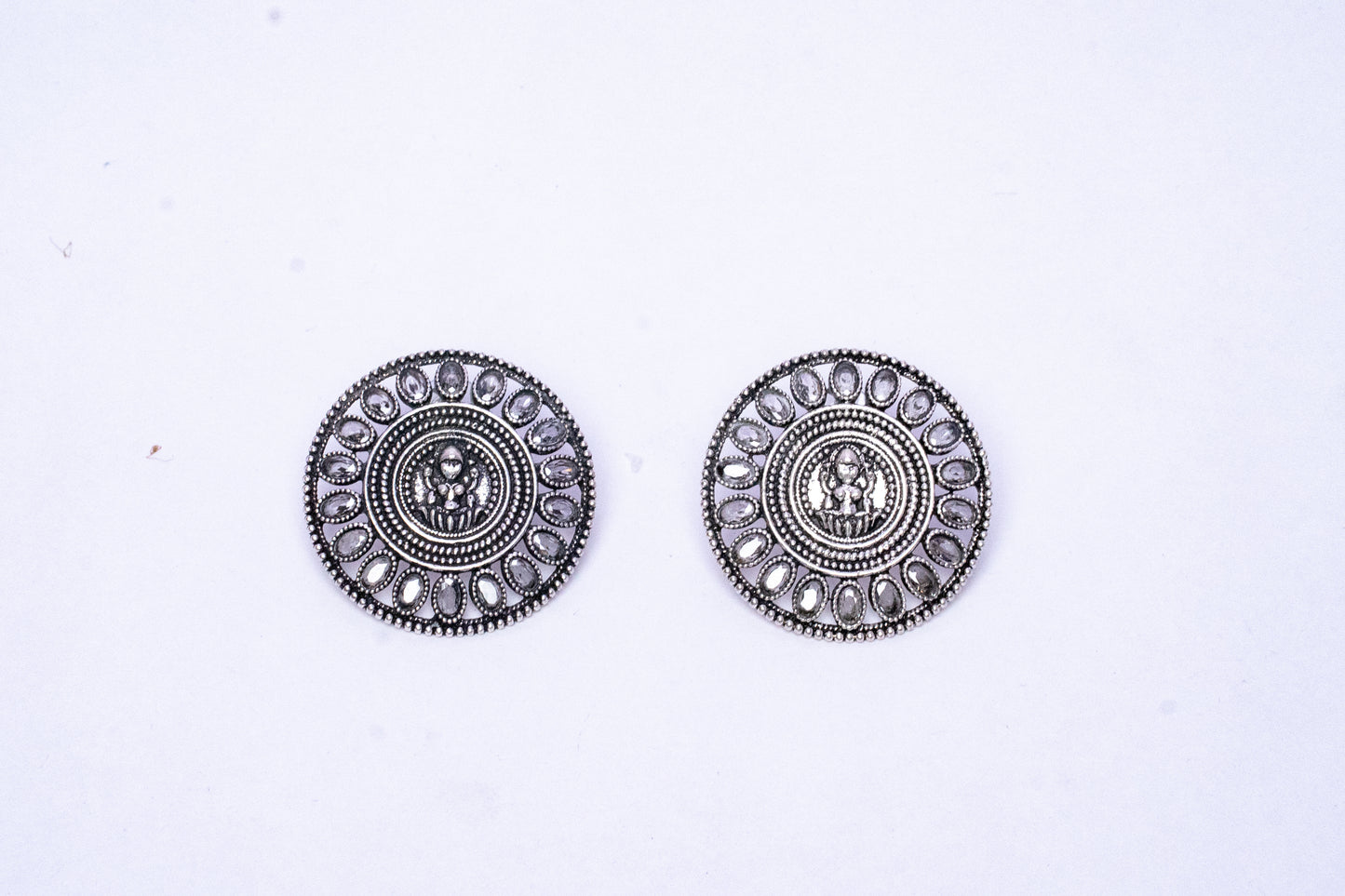 Vomma Oxidized Round earrings