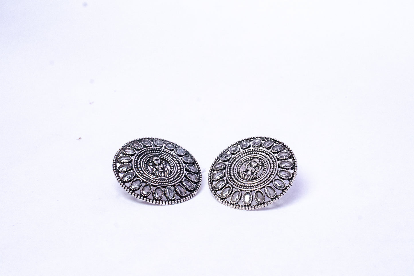 Vomma Oxidized Round earrings