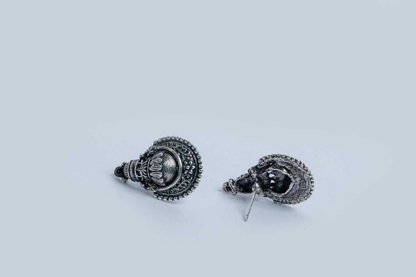 Vomma Stud earrings