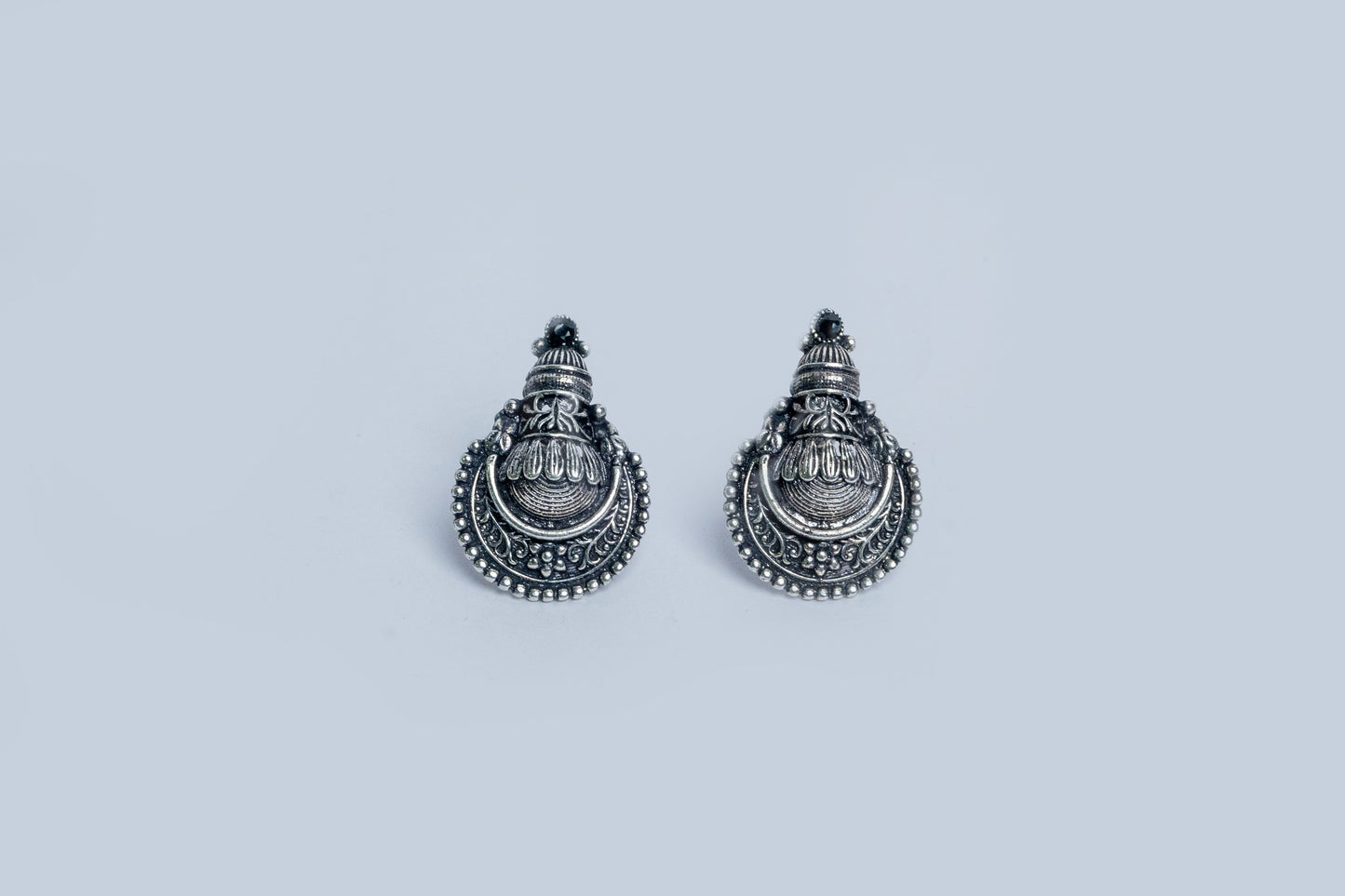 Vomma Stud earrings