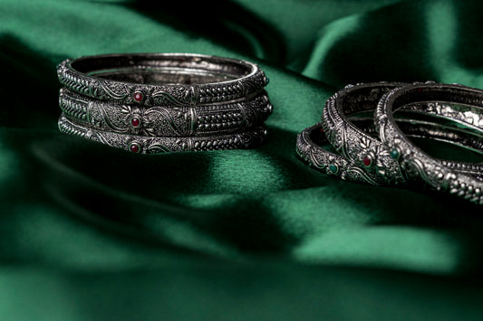 Textured red and green stone Bangle Set (Set of 6 )