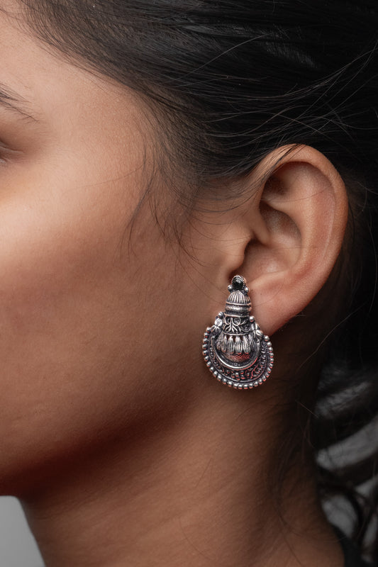 Vomma Stud earrings