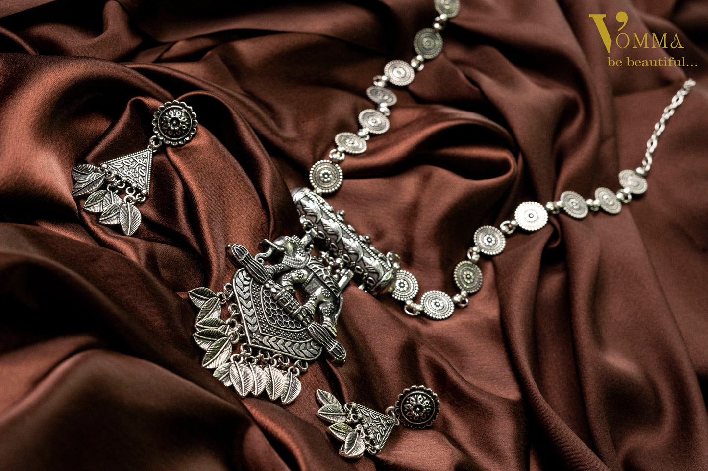 Vomma Long necklace with Elephant pendant and Earrings
