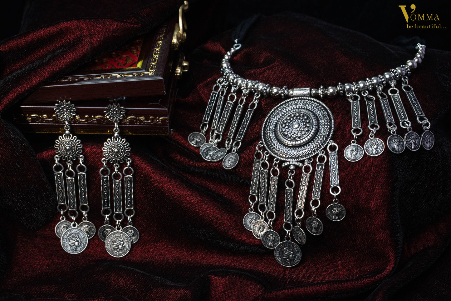 Vomma Coin Necklace with Earrings