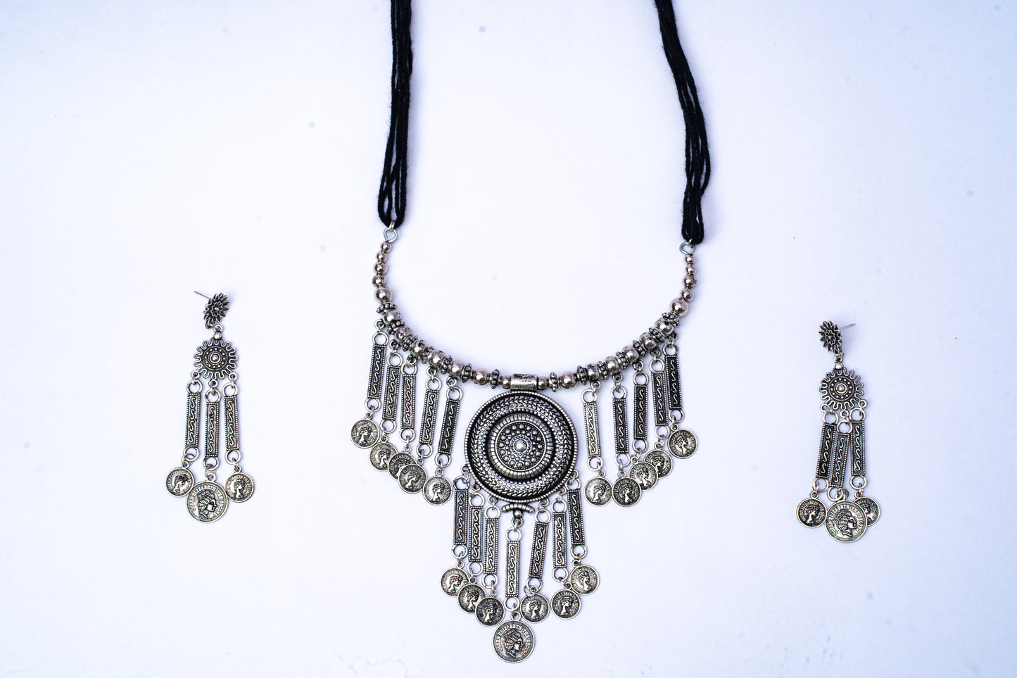 Vomma Coin Necklace with Earrings
