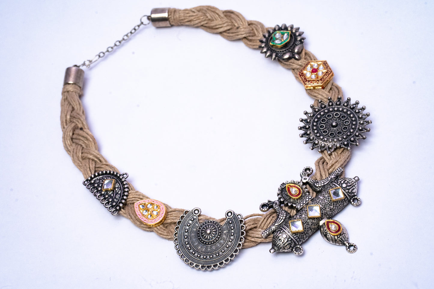 Vomma Jute ornamental Necklace